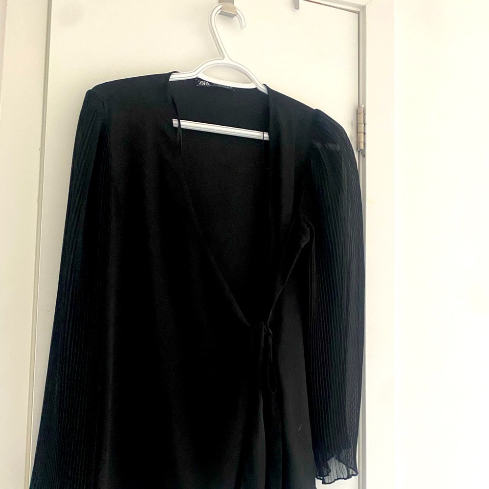 🖤🖤Beautiful Zara Women’s Satin Wrap Formal Blouse